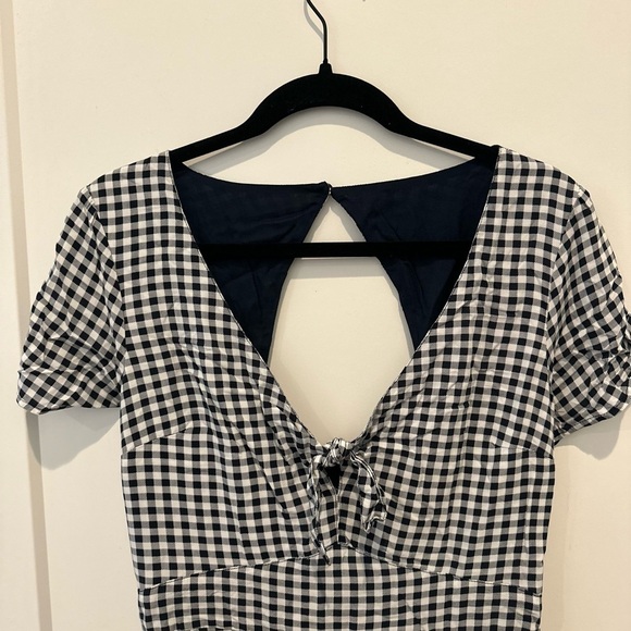 NWT Abercrombie and Fitch Gingham tie front dress - Picture 3 of 6